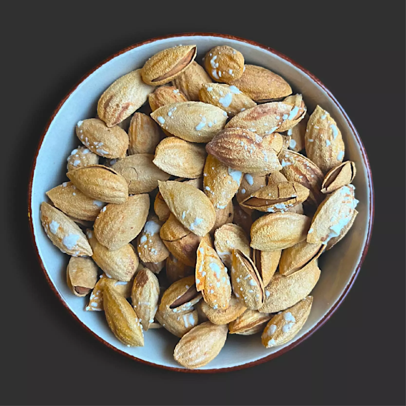 Mandeln in dünner Schale gesalzen